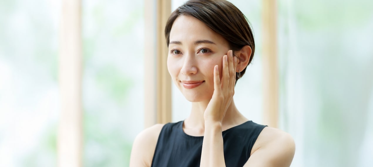ミドルの女性イメージ写真